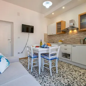  Apartment San Michele Italy