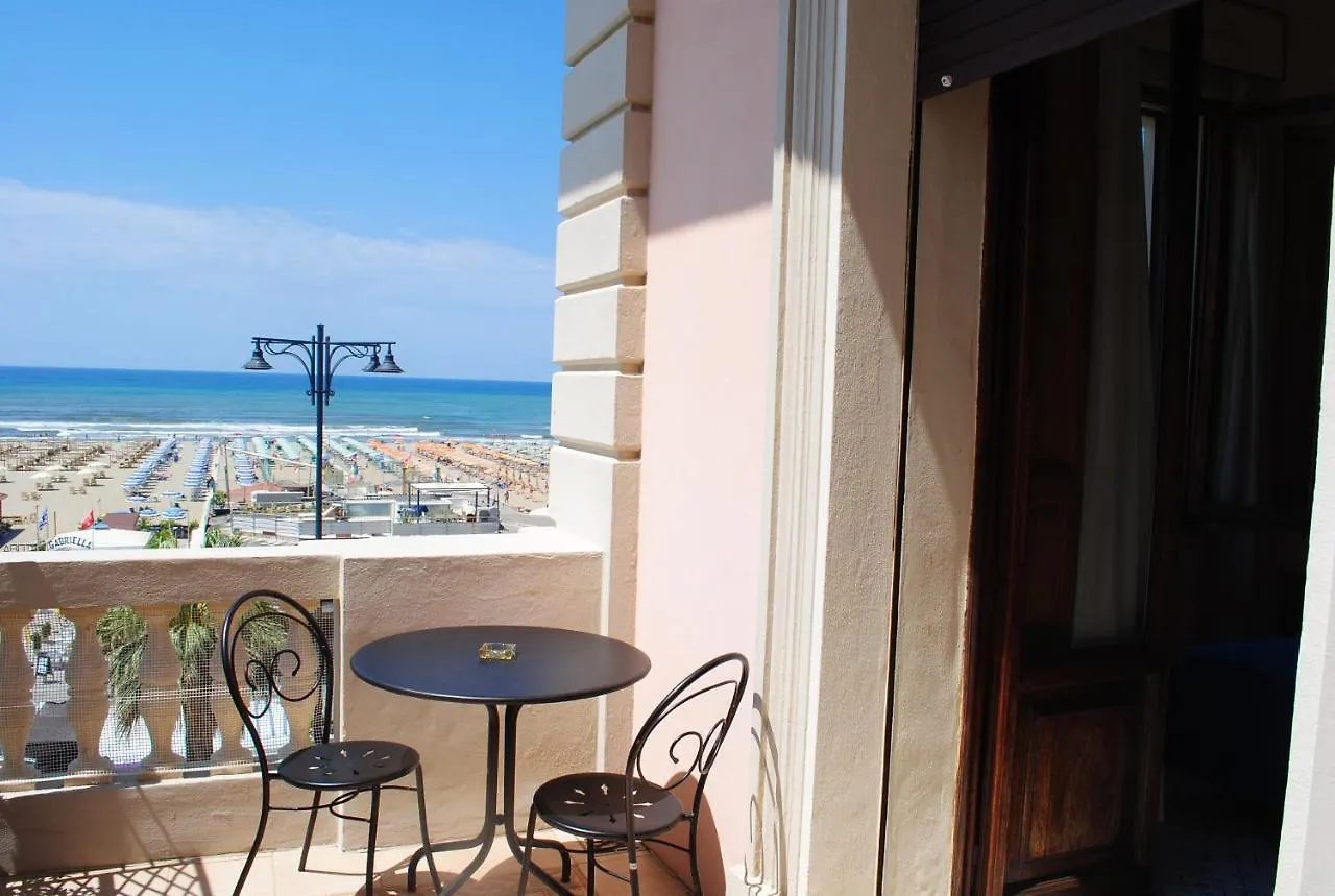 Villa Tina Hotel Viareggio 3*,  Italy