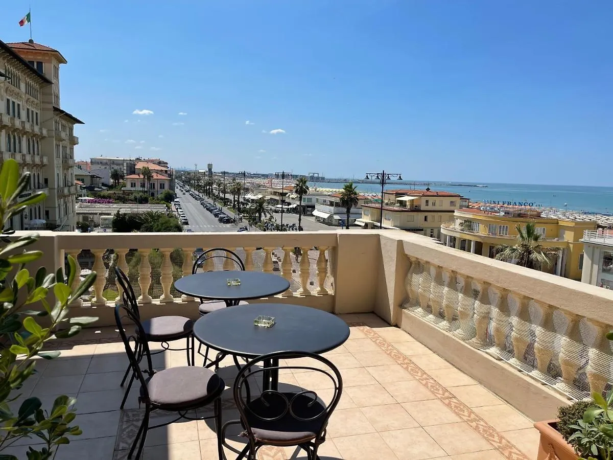 Villa Tina Hotel Viareggio 3*,  Italy